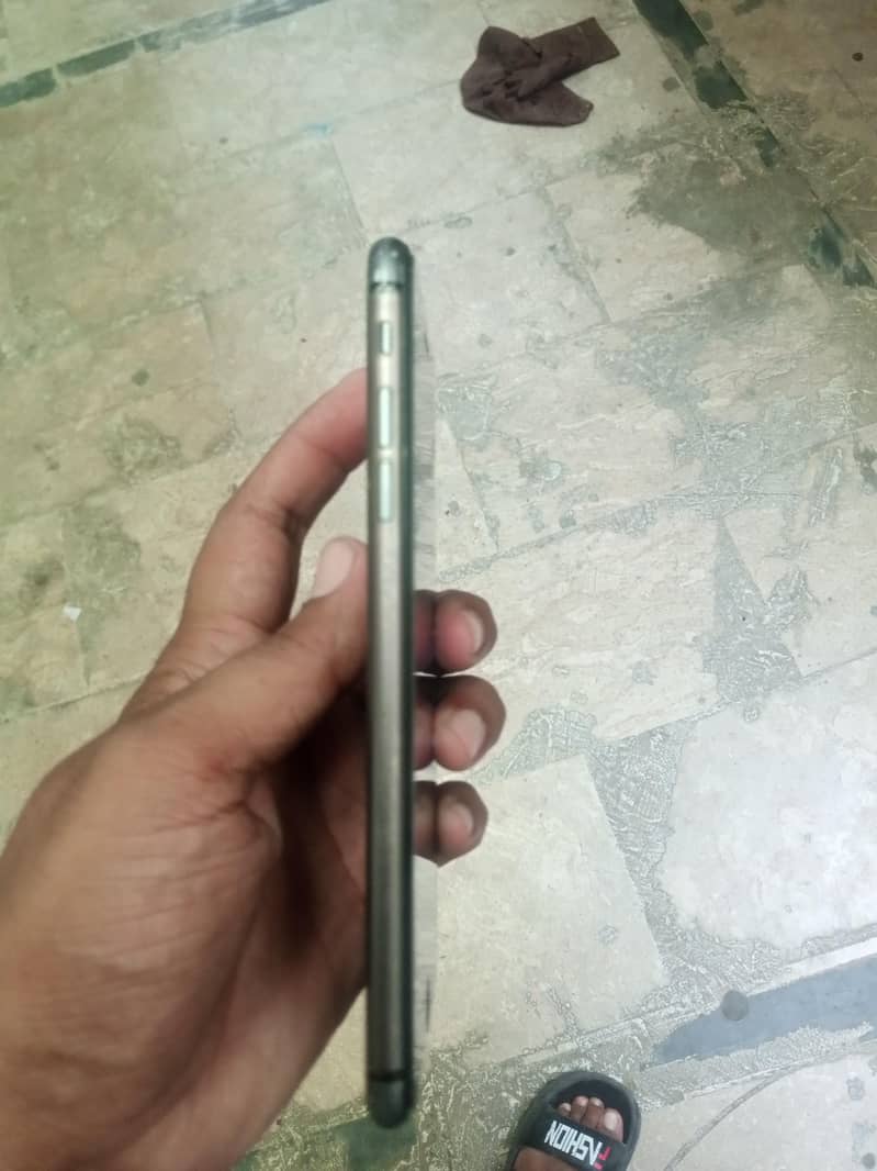Apple iPhone 8 Plus 03238861053 1