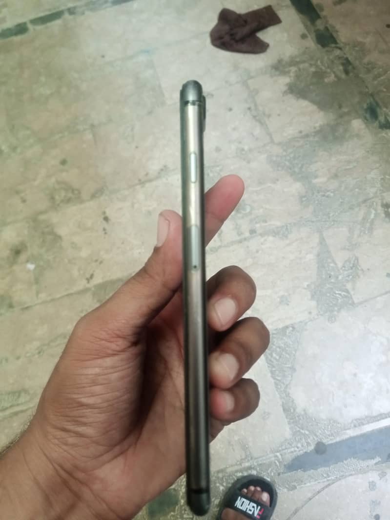 Apple iPhone 8 Plus 03238861053 2
