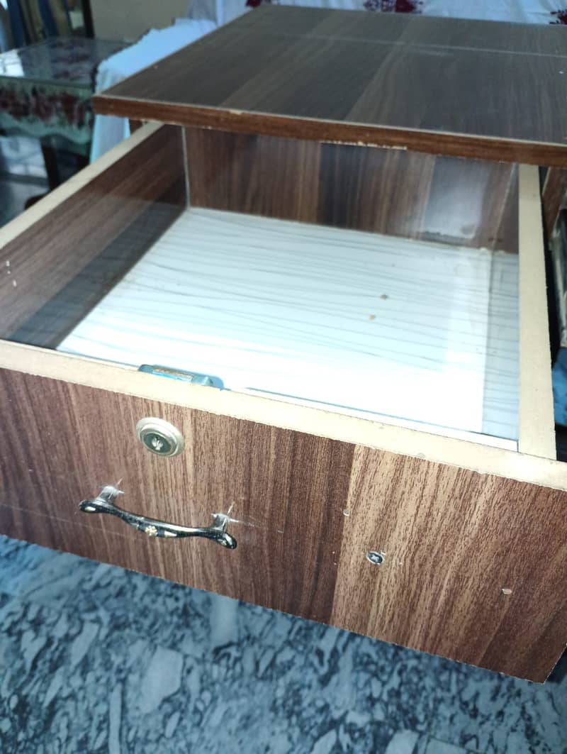 Computer Table 1