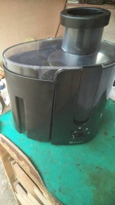 Dawlance juicer Machine