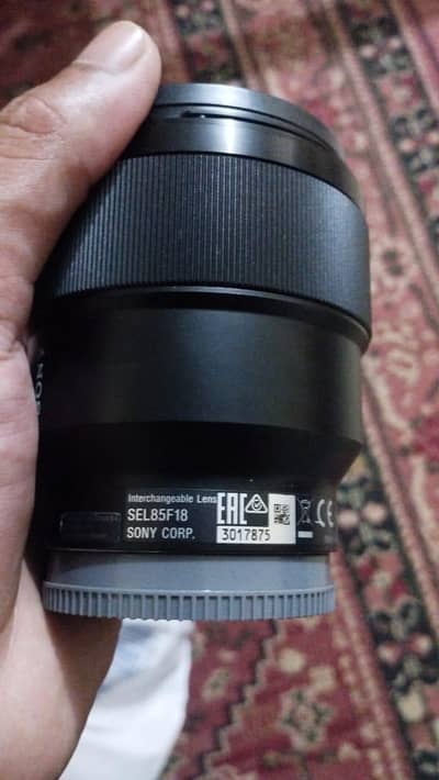 Sony Camera Lens SEL85F18 f1.8/85 with Charger and Battery