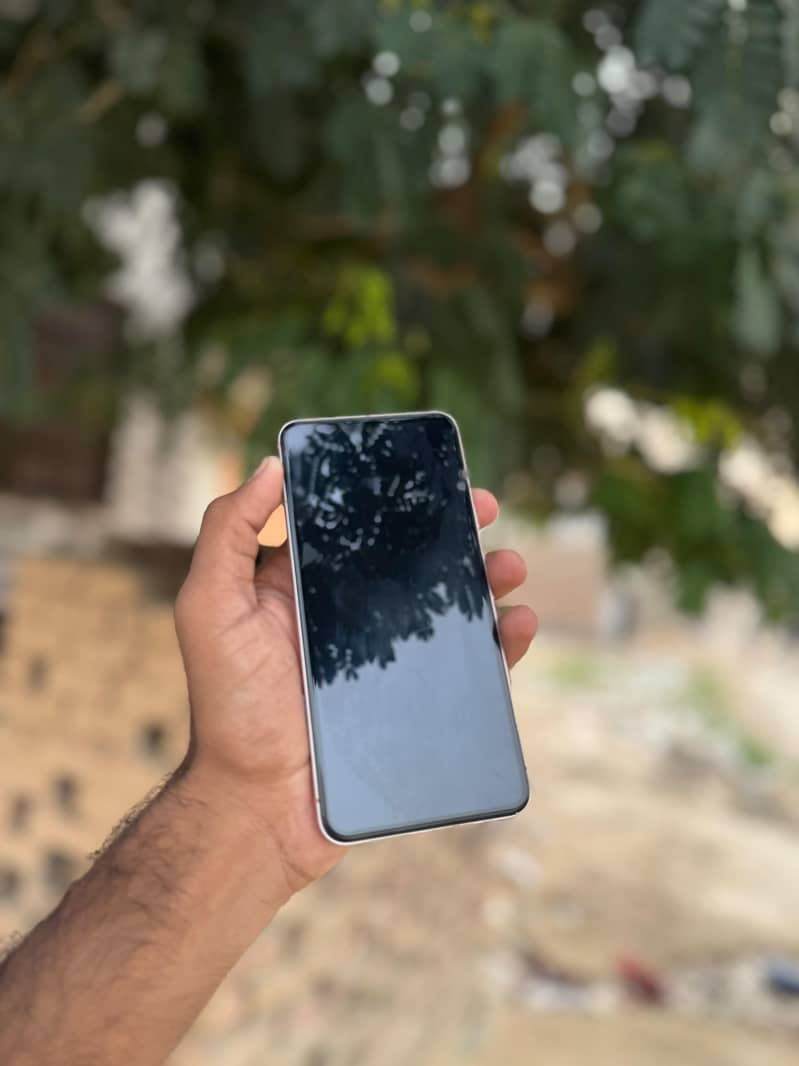 Google Pixel 8 5