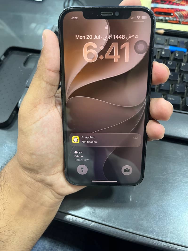 Iphone 12 4