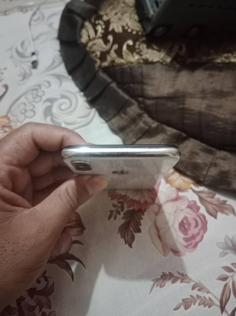 Apple iPhone X 1