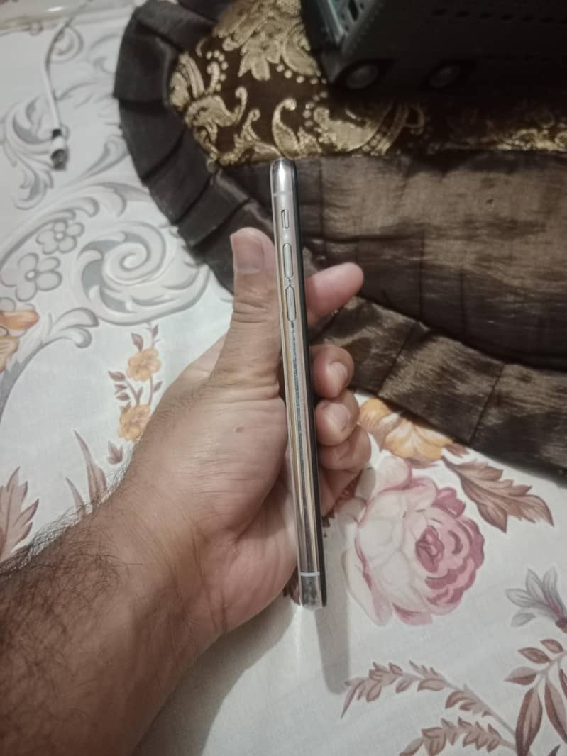 Apple iPhone X 2