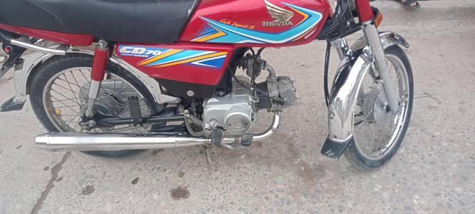 Honda CD 70   madel 2018  red colure   03192252748 cal.  watsup.