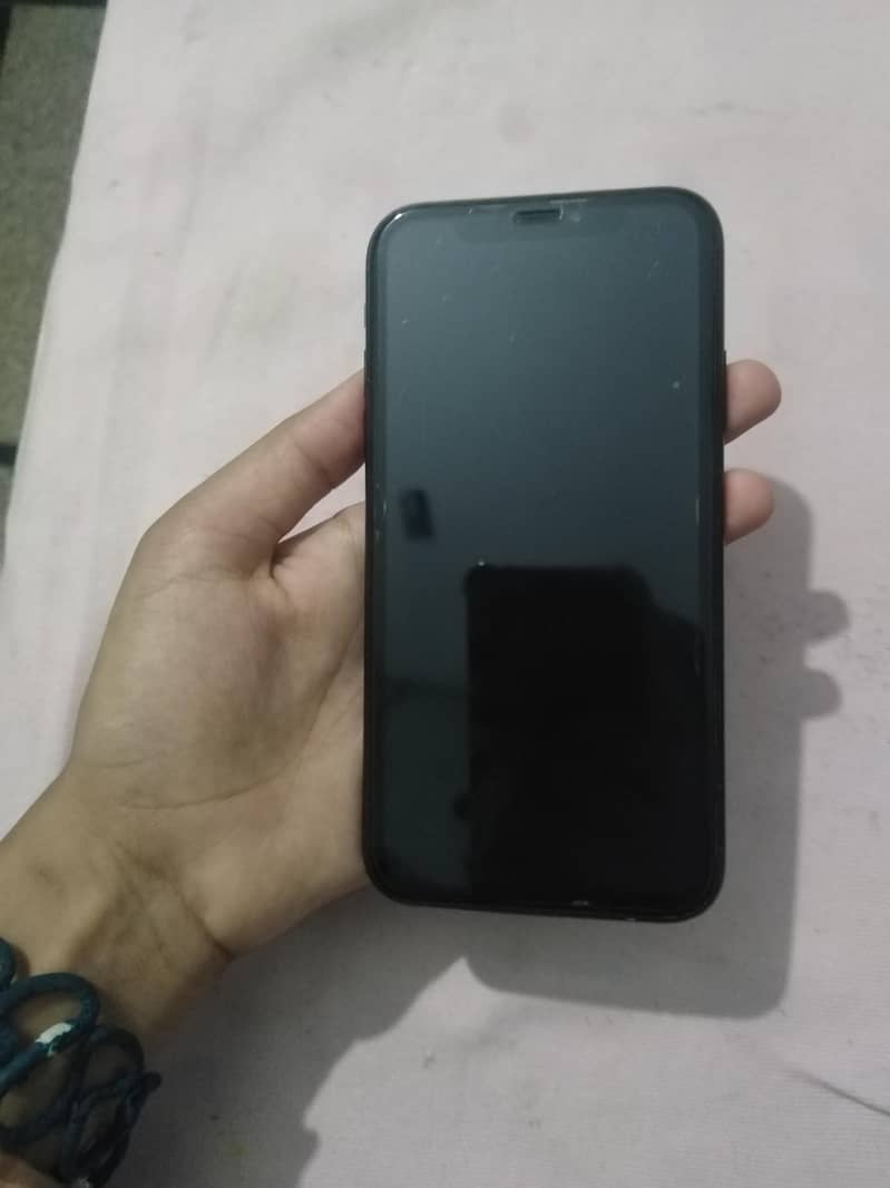 Apple iPhone XR 1