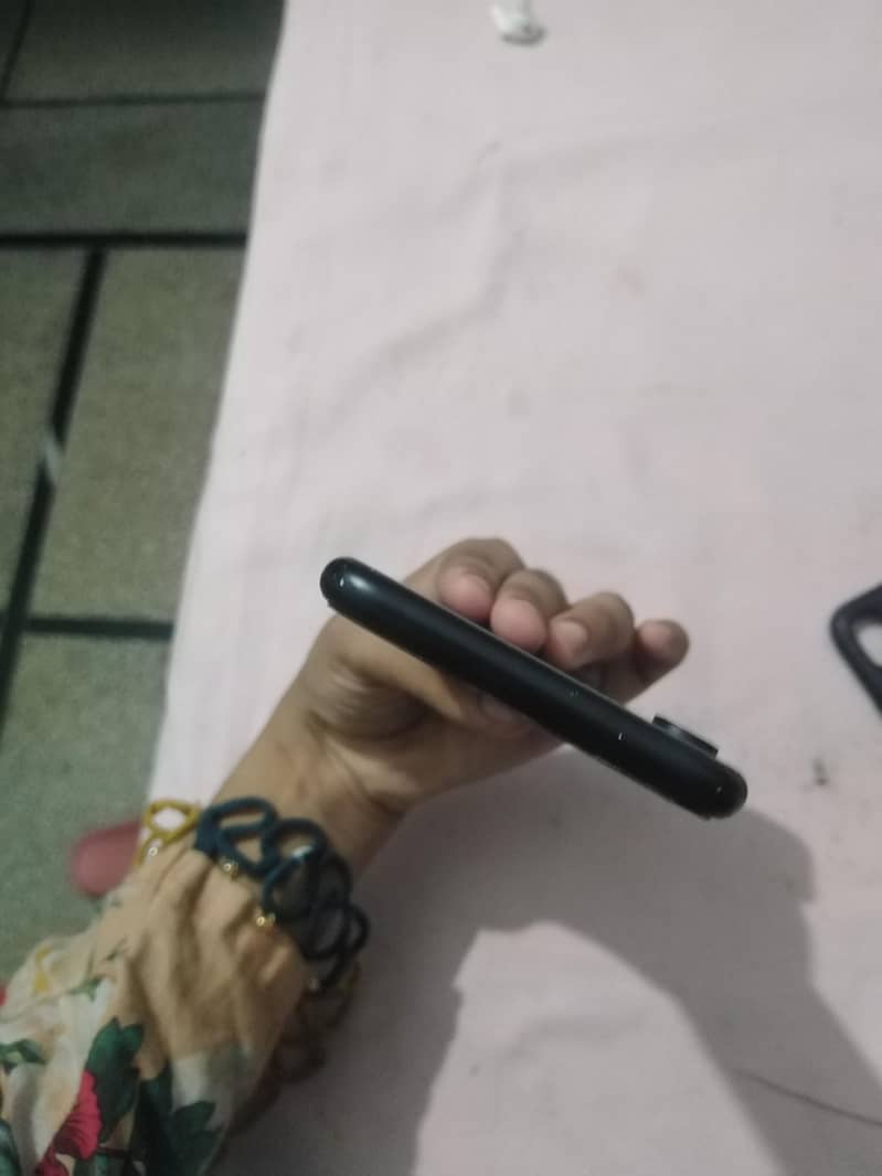 Apple iPhone XR 5