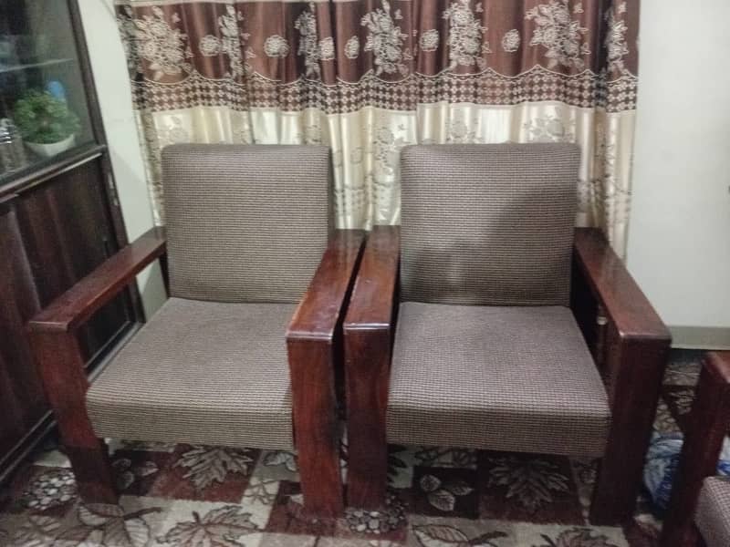 5 Seater Sofa Set & Table 1