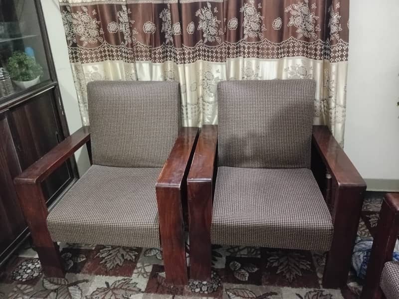 5 Seater Sofa Set & Table 2