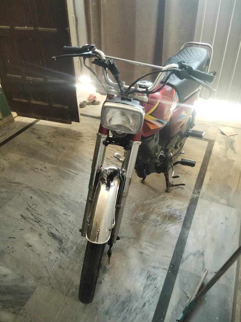 صاف کنڈیشن میں ہے۔ ڈبل ٹنکی ٹاپی ہے ۔ کام کوئ نہیں ہے 2