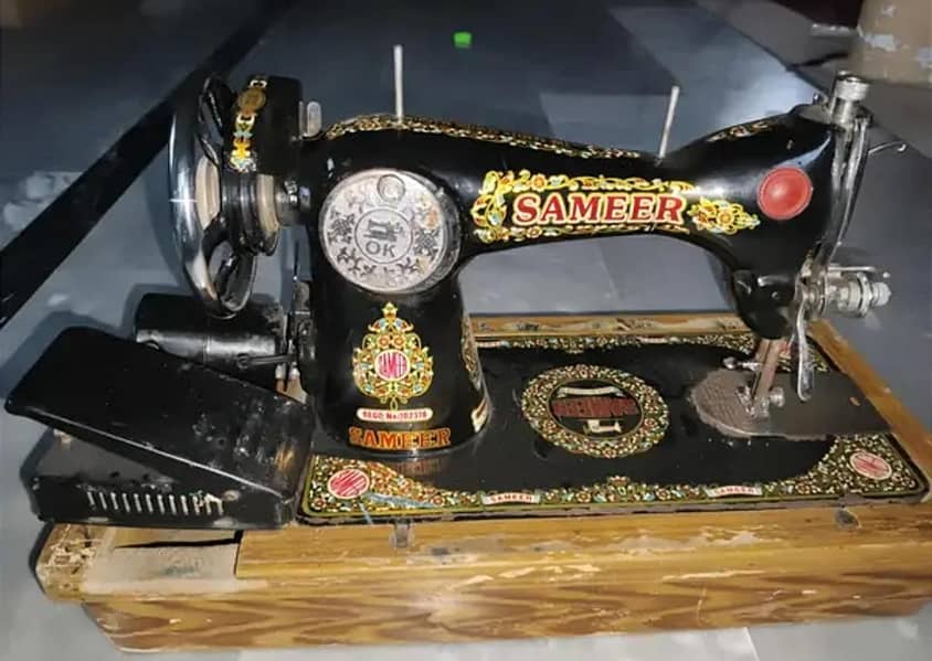Sameer Motorized Sewing Machine – Good Condition 3