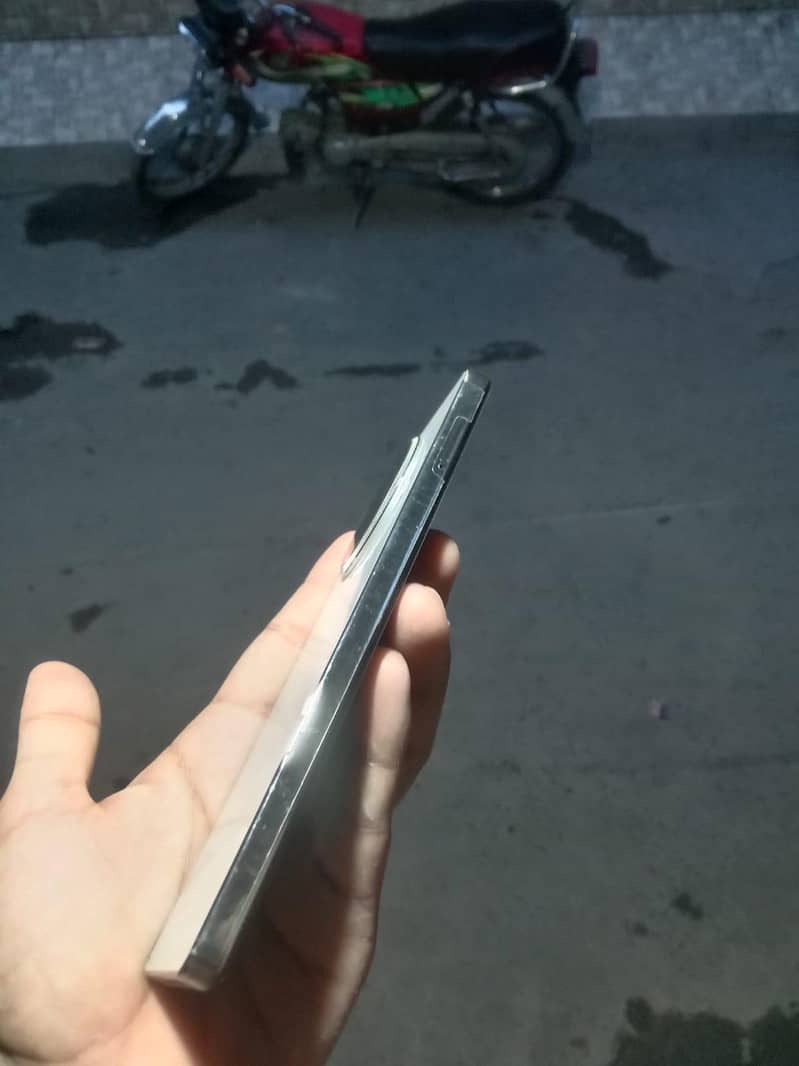 Tecno CAMON 40 2