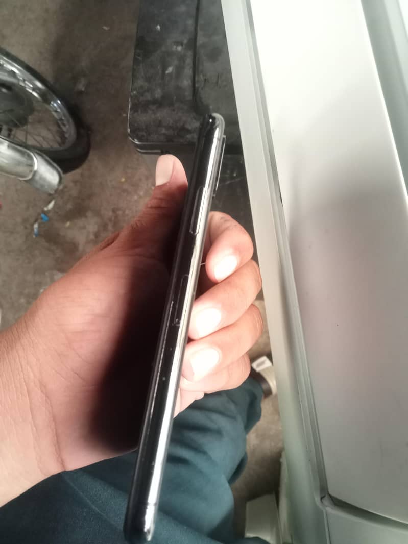 Apple iPhone XS 6
