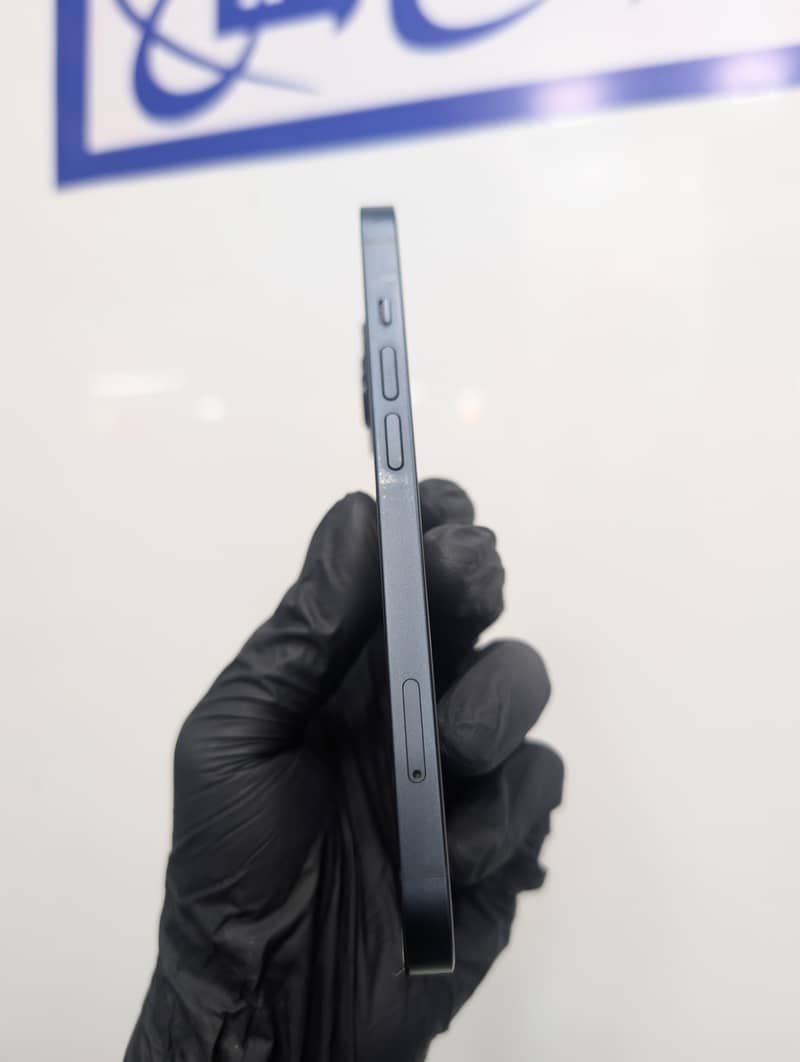 Apple iPhone 13 3