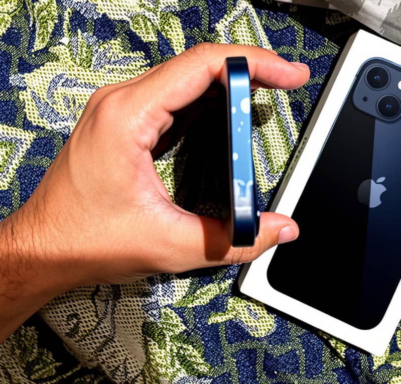 Apple iPhone 13 1