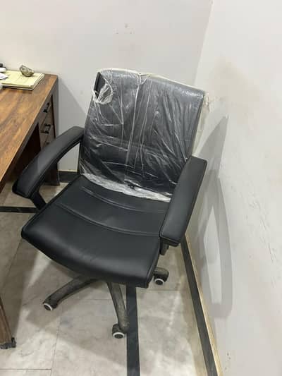 office chair available in good condition