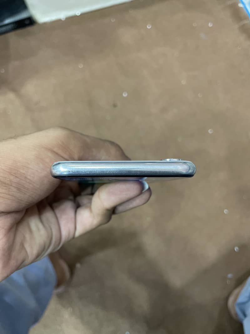 Apple iPhone X 5
