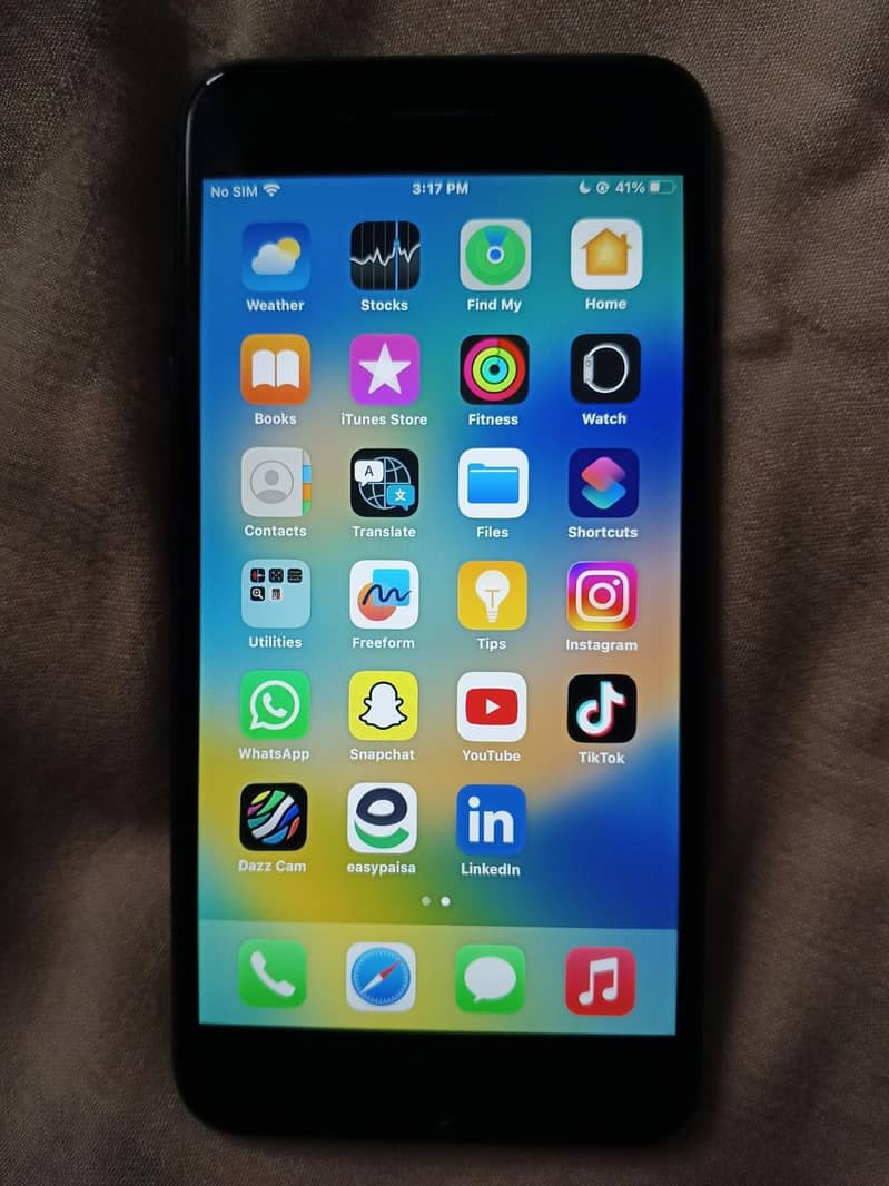 Apple iPhone 8 Plus 1