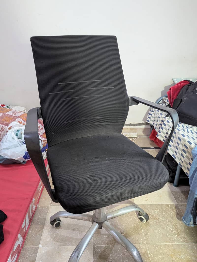 STUDY TABLE AND CHAIR 6
