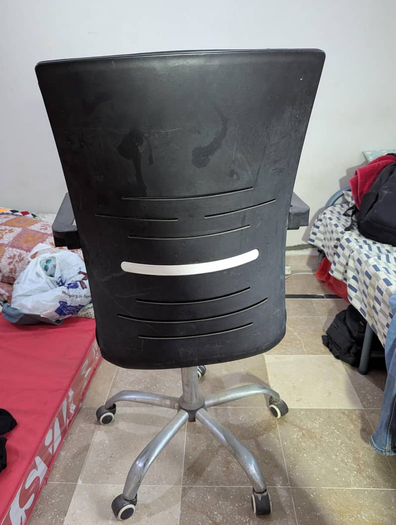 STUDY TABLE AND CHAIR 10