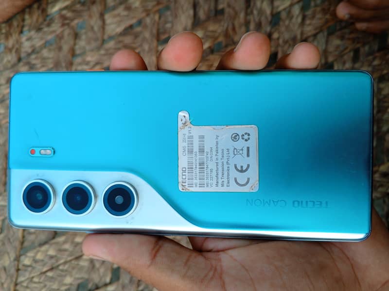 Tecno CAMON 40 Pro 0