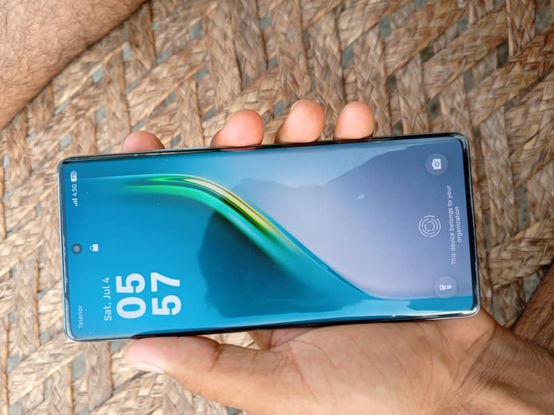 Tecno CAMON 40 Pro 1