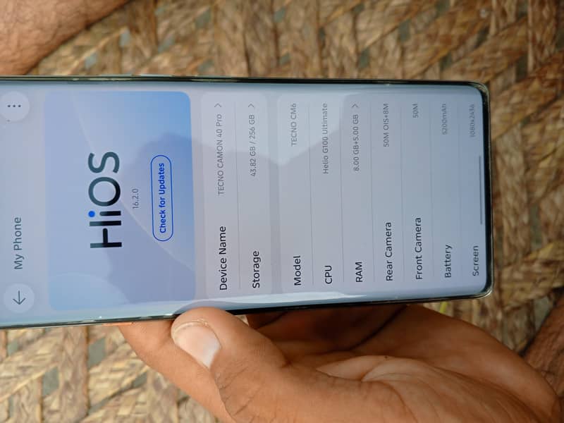 Tecno CAMON 40 Pro 4