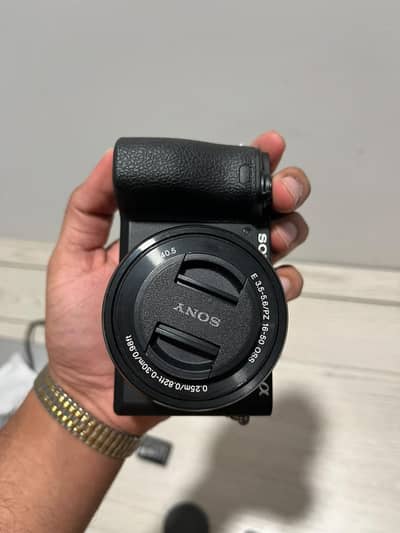 Sony a6500 with 16-50mm Kit Lens