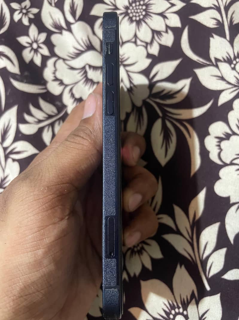 Apple iPhone 12 1