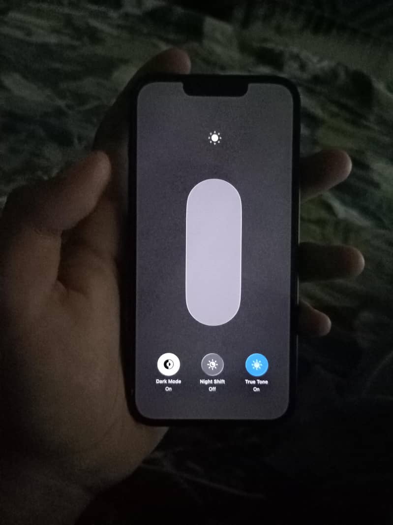 Apple iPhone 13 8