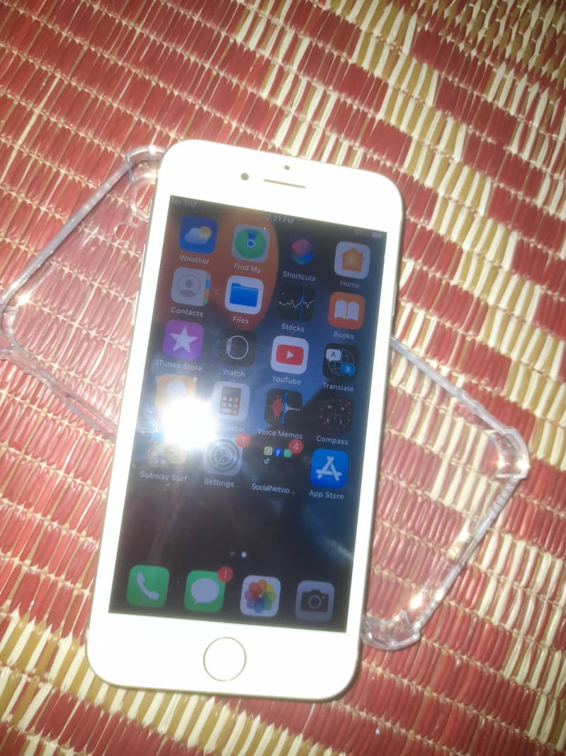 Apple iPhone 7 1