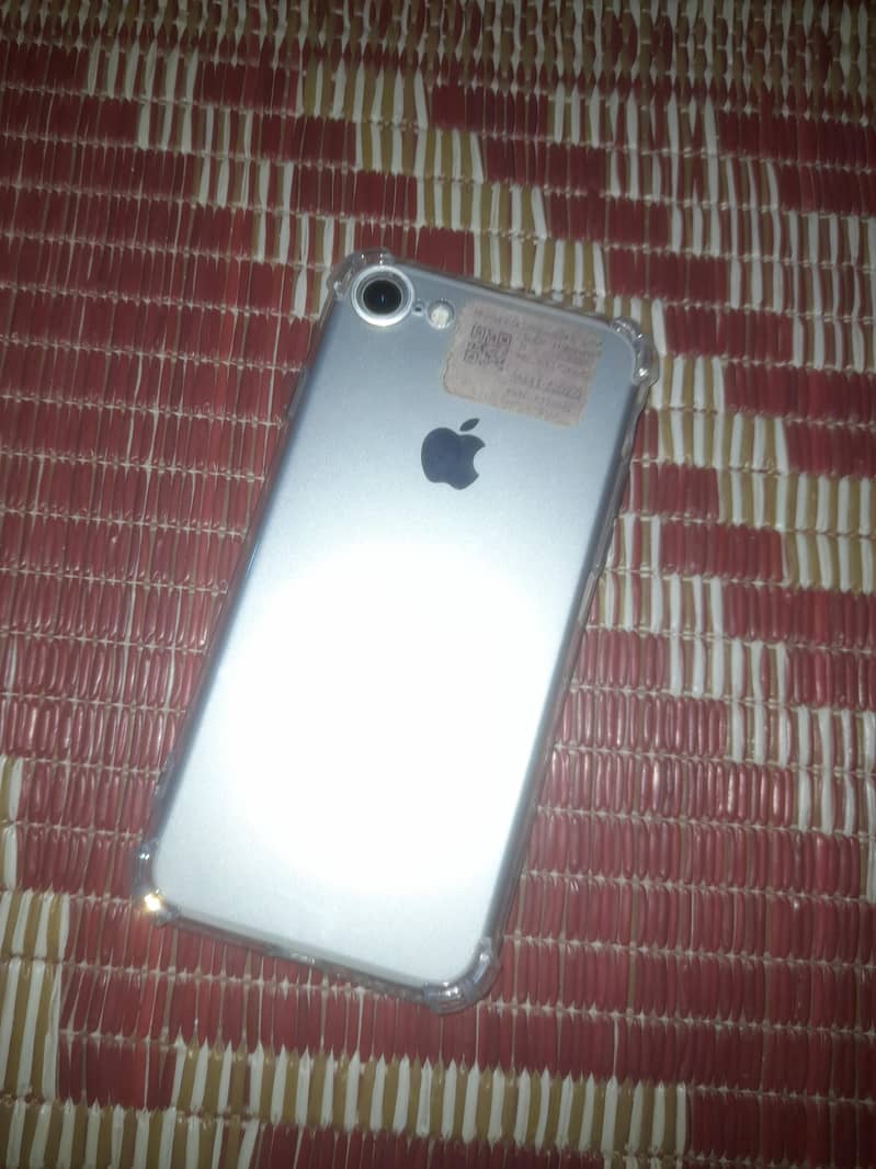 Apple iPhone 7 3
