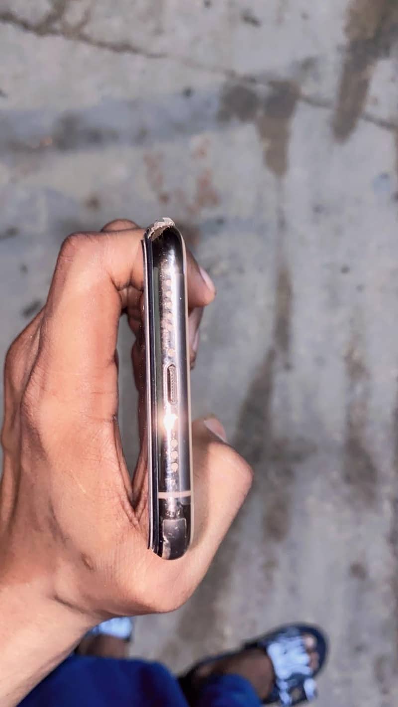 Apple iPhone 11 Pro 1