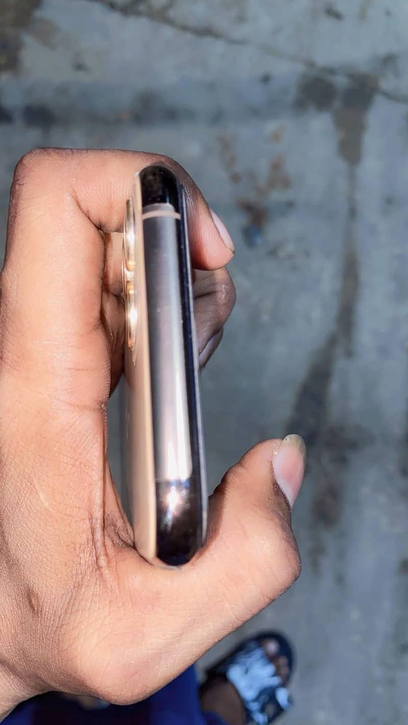 Apple iPhone 11 Pro 3