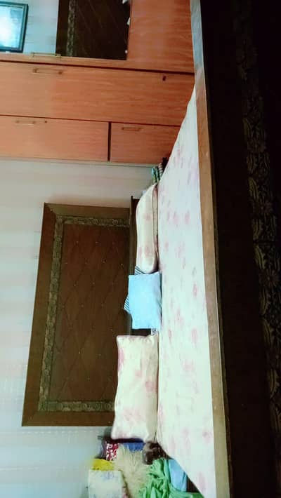 I want to sale wooden bed verry good condition argent sale 03244671484