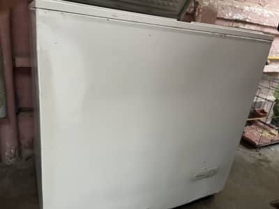 Dawlance deep freezer