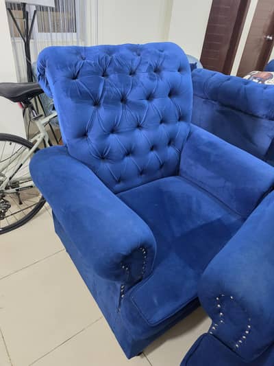 7 Seater Sofa Set Urgent sell only serious buyer can contact