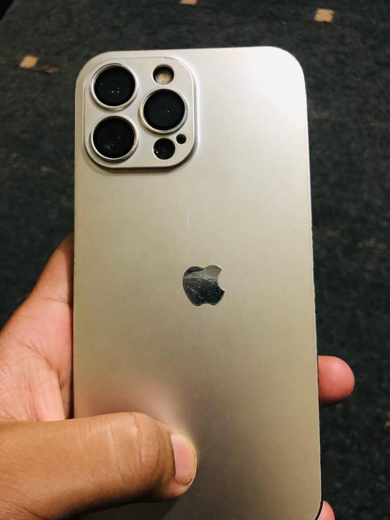 Apple iPhone 13 Pro Max 3