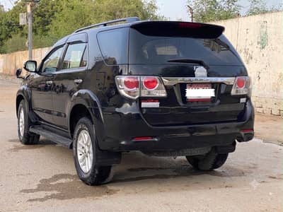 Toyota Fortuner V 2013