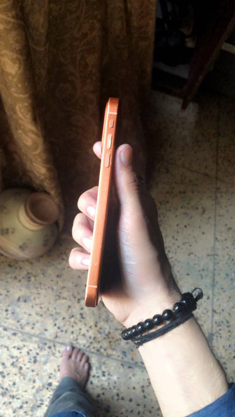 Apple iPhone 11 3