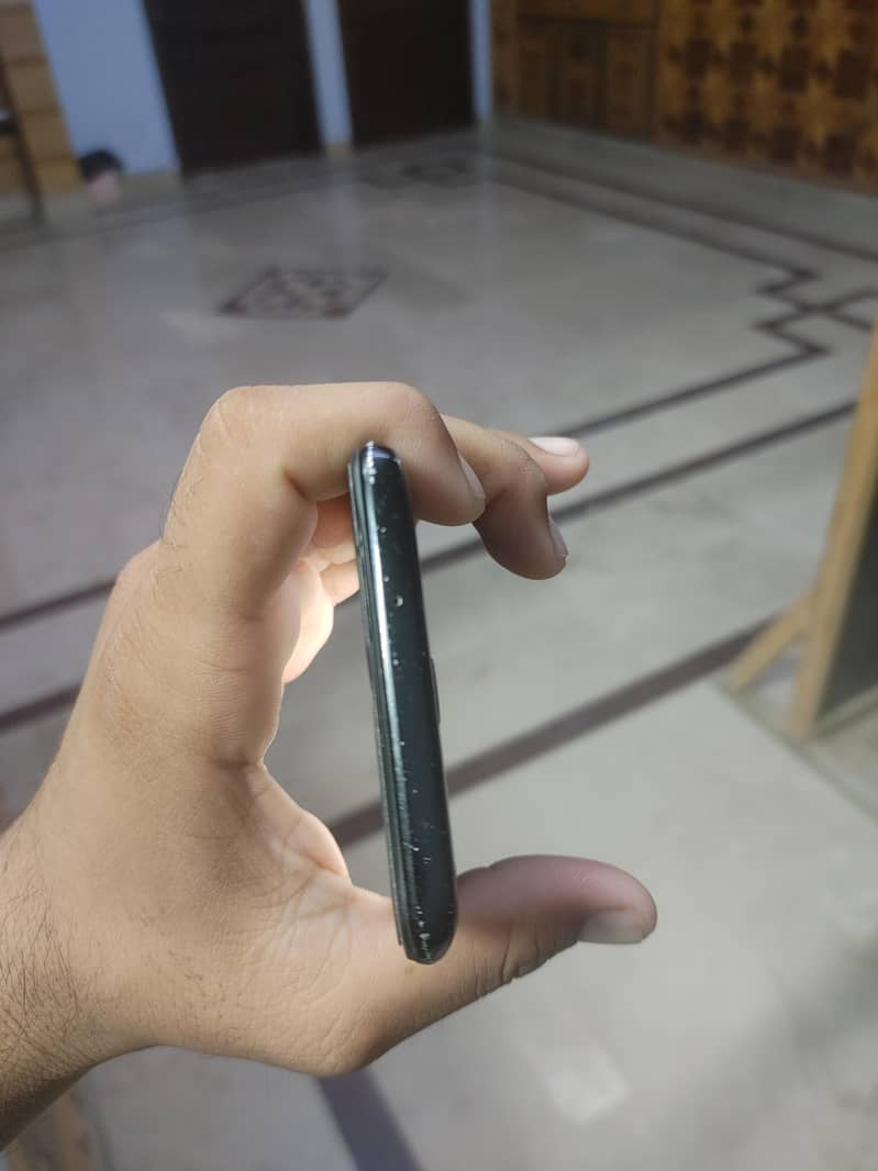 One Plus 6T 4