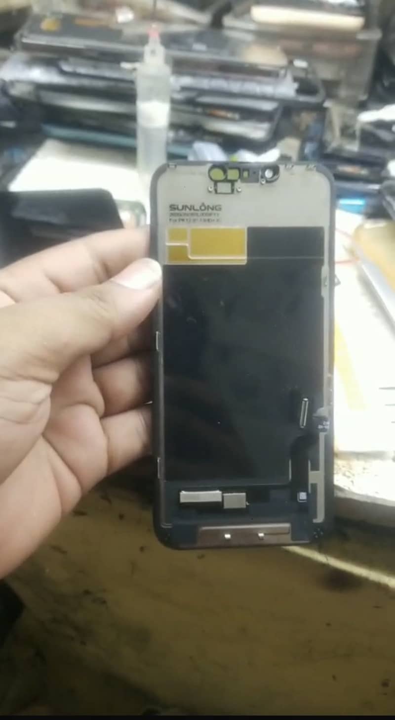 Apple iPhone 13 2