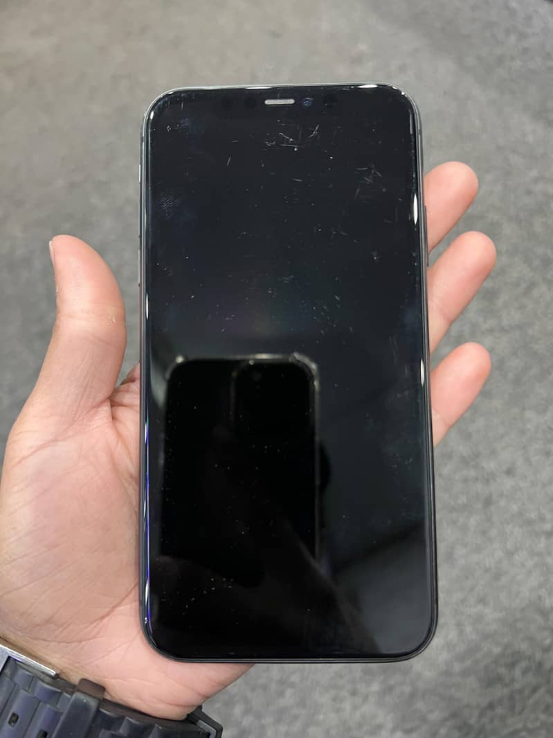 Apple iPhone 11 0