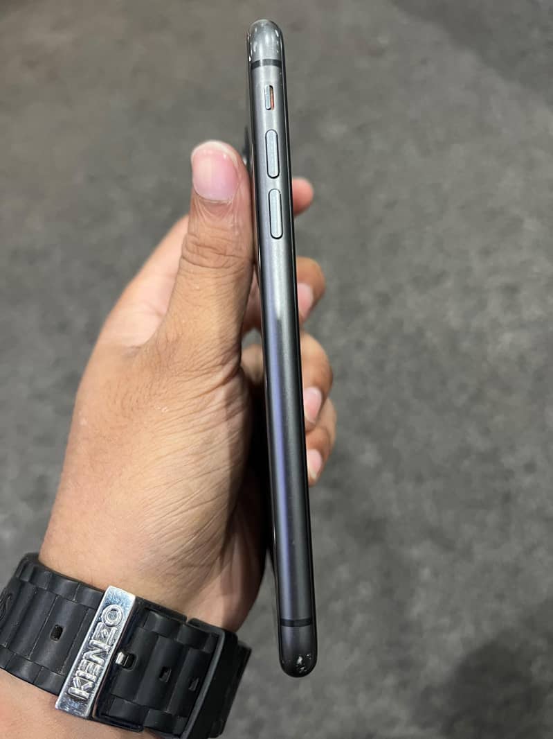 Apple iPhone 11 5