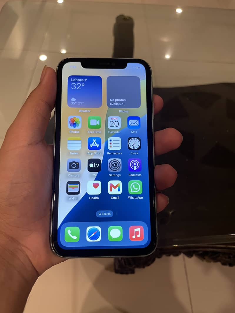 iPhone 11 6