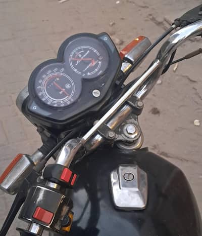 Yamaha YD-100 Junoon-2012 Model in Excellent Condition