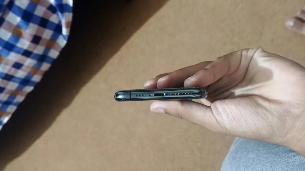 Iphone xs 4