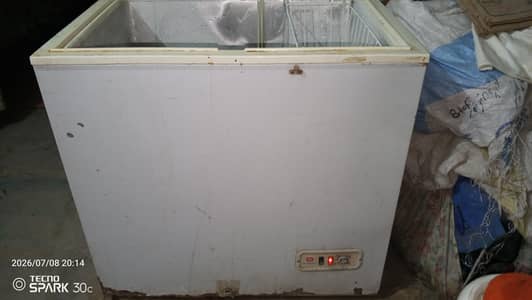 Deep freezer in working condition