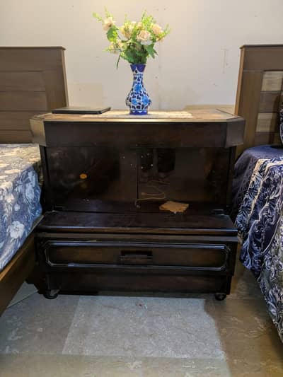 Wooden trolly + Side table